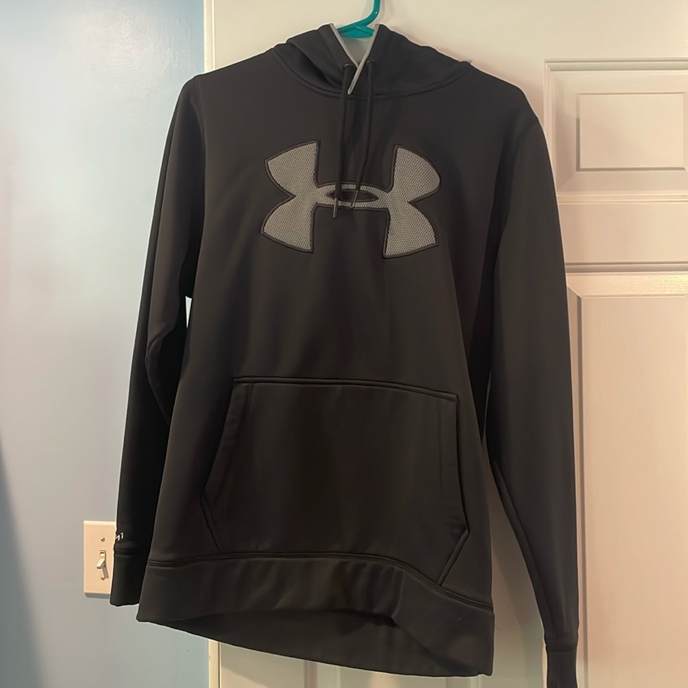 Black Under Armour Sweatshirt